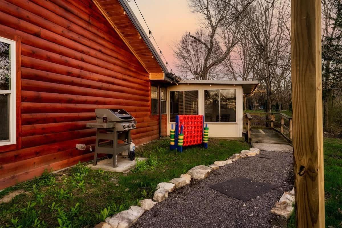 Fun Heated Pool Cabin - Walk To Parkway Pigeon Forge Exterior foto