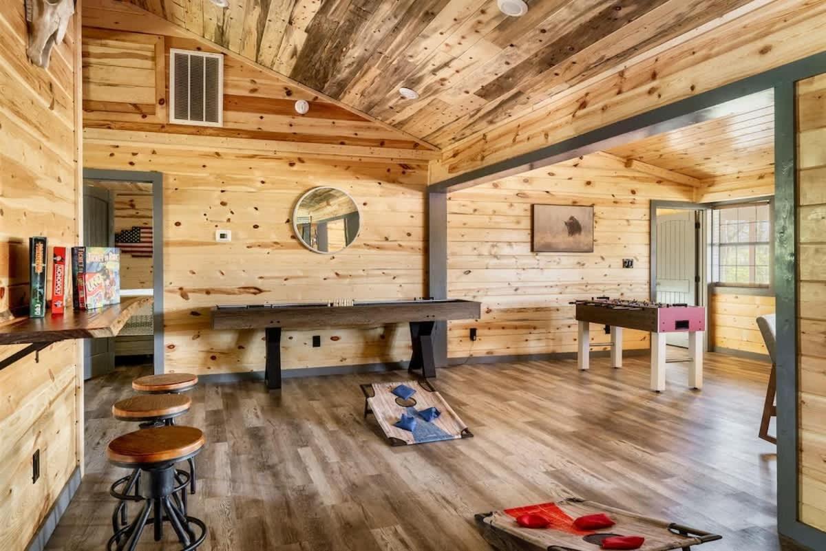 Fun Heated Pool Cabin - Walk To Parkway Pigeon Forge Exterior foto